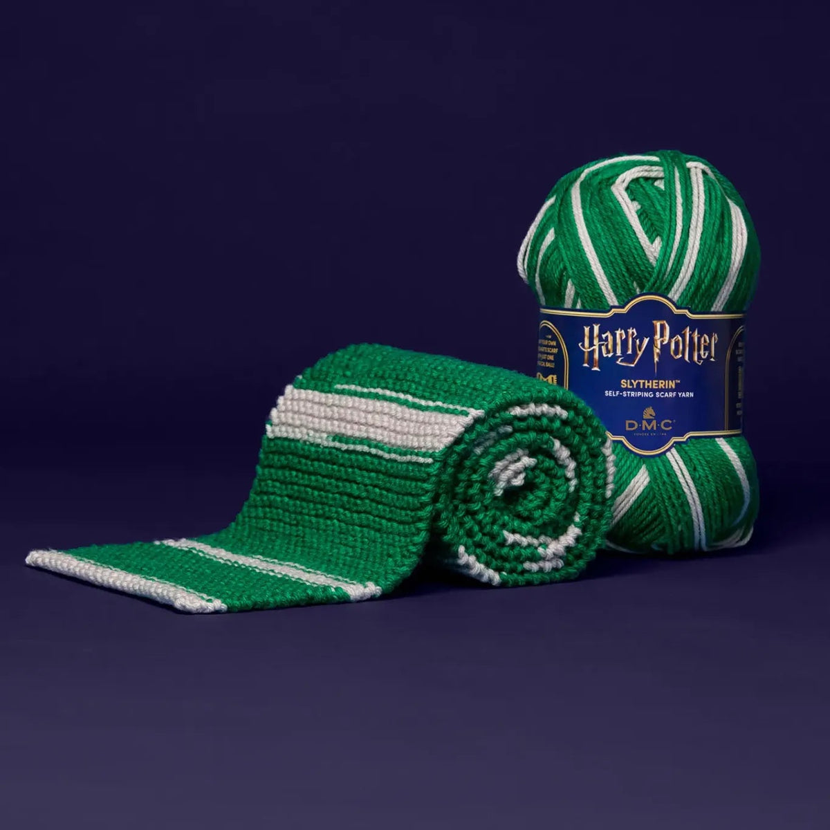 DMC Harry Potter Hogwarts-Schal Slytherin – Garnknäuel und gestrickter Schal
