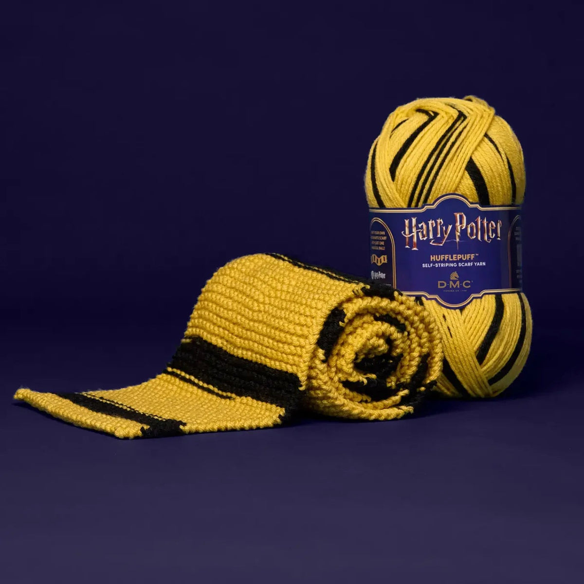 DMC Harry Potter Hogwarts-Schal Hufflepuff – Garnknäuel und gestrickter Schal