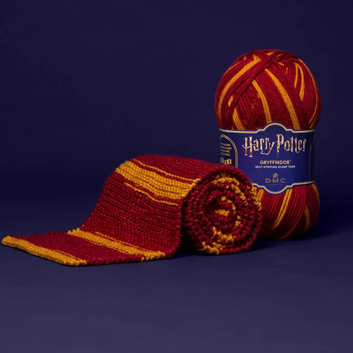 DMC Harry Potter Hogwarts-Schal Gryffindor – Garnknäuel und gestrickter Schal